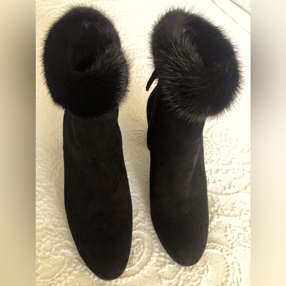 Women’s Size 7 Black Suede Mink Trimmed Bootie